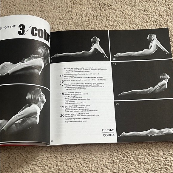 Yoga 28 Day Exercise Plan Book - Picture 4 of 4